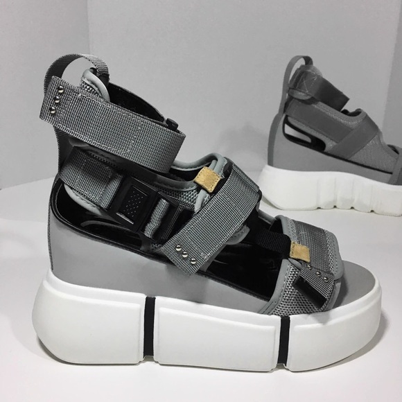 Anthony Wang Shoes - Women's Grey Extra Chunky Sandals